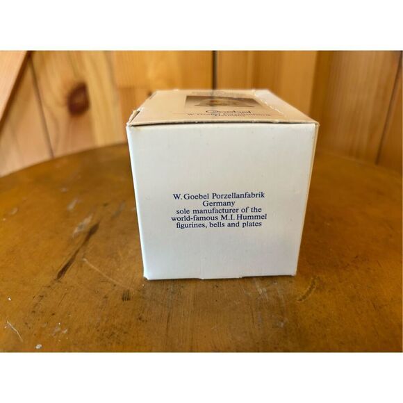 Goebel 1996 13th edition annual Christmas bell ornament (0106) - Picture 7 of 12